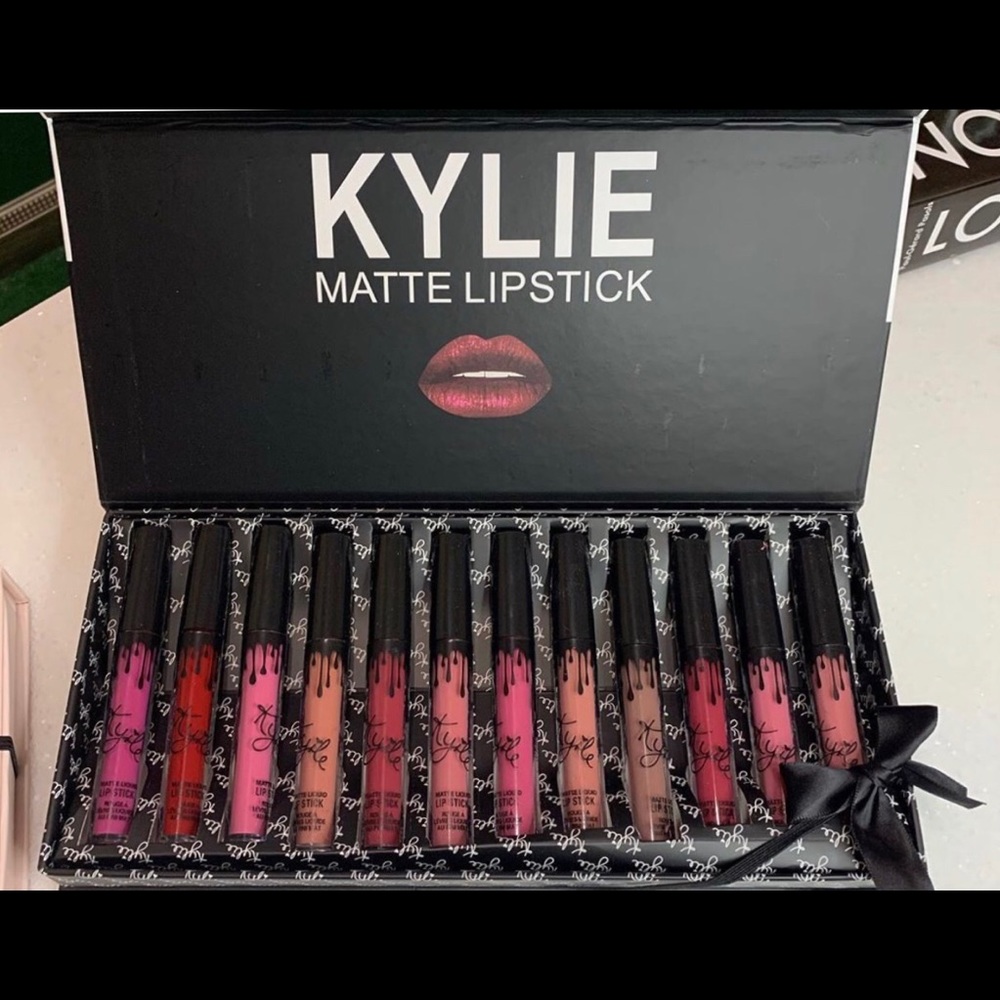 Kylie Jenner collection set lip gloss